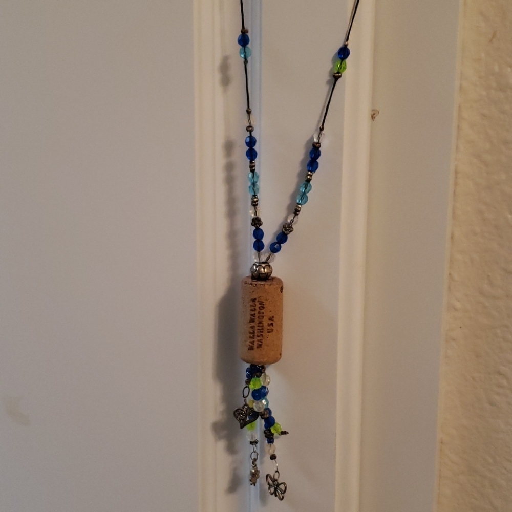Wine necklace